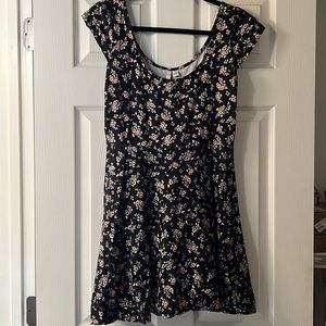 Size Large Lauren Conrad floral skater dress